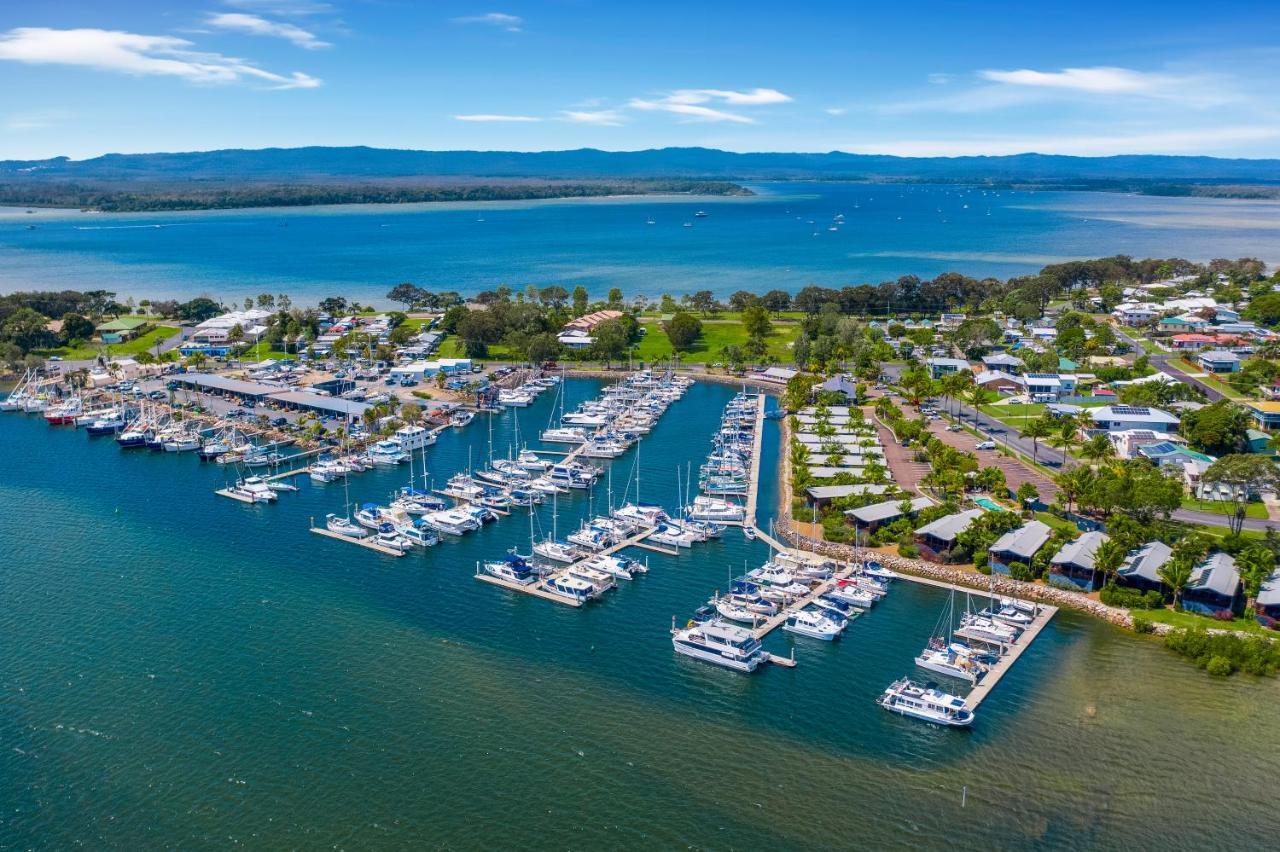 Tin Can Bay Marina Villas Экстерьер фото